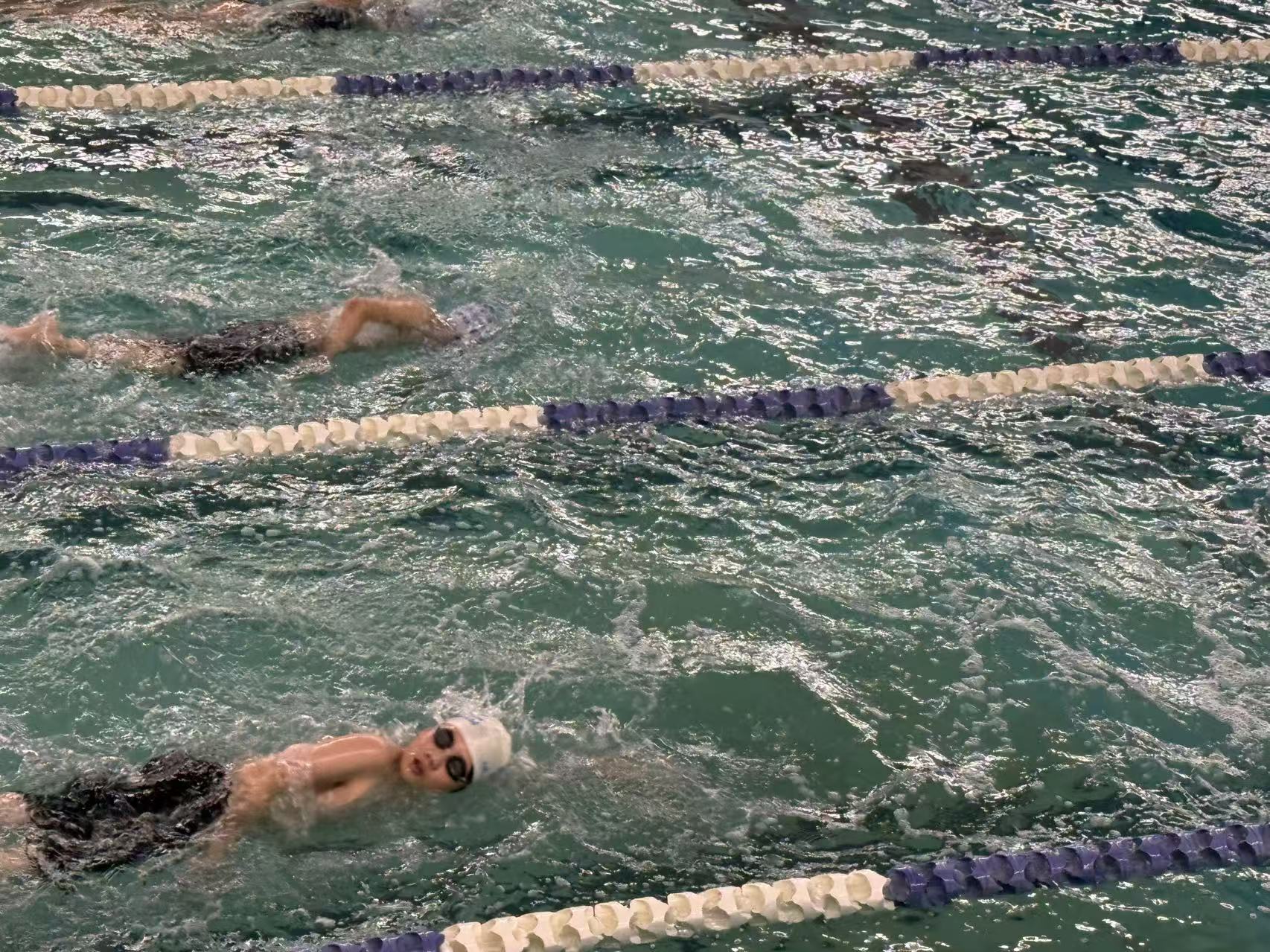 Yubo swimming
